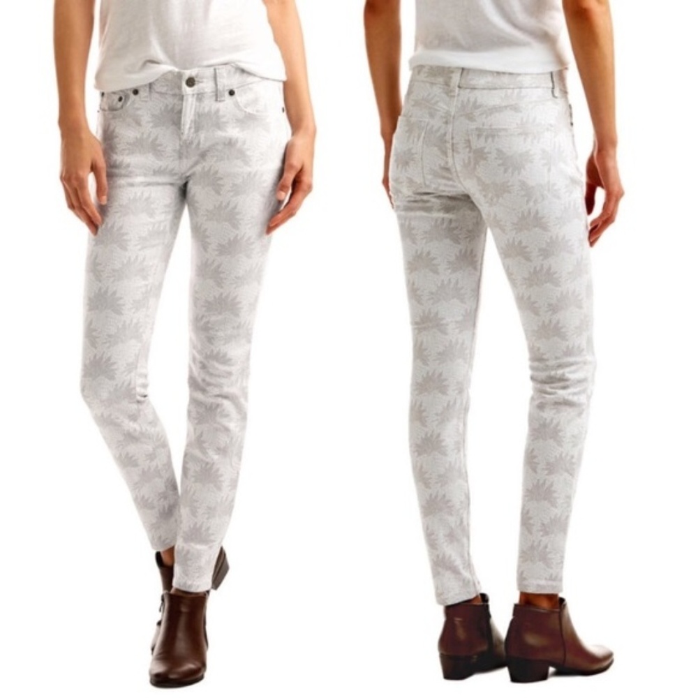 Vineyard Vines Flower Eyelet Printed skinny jeans